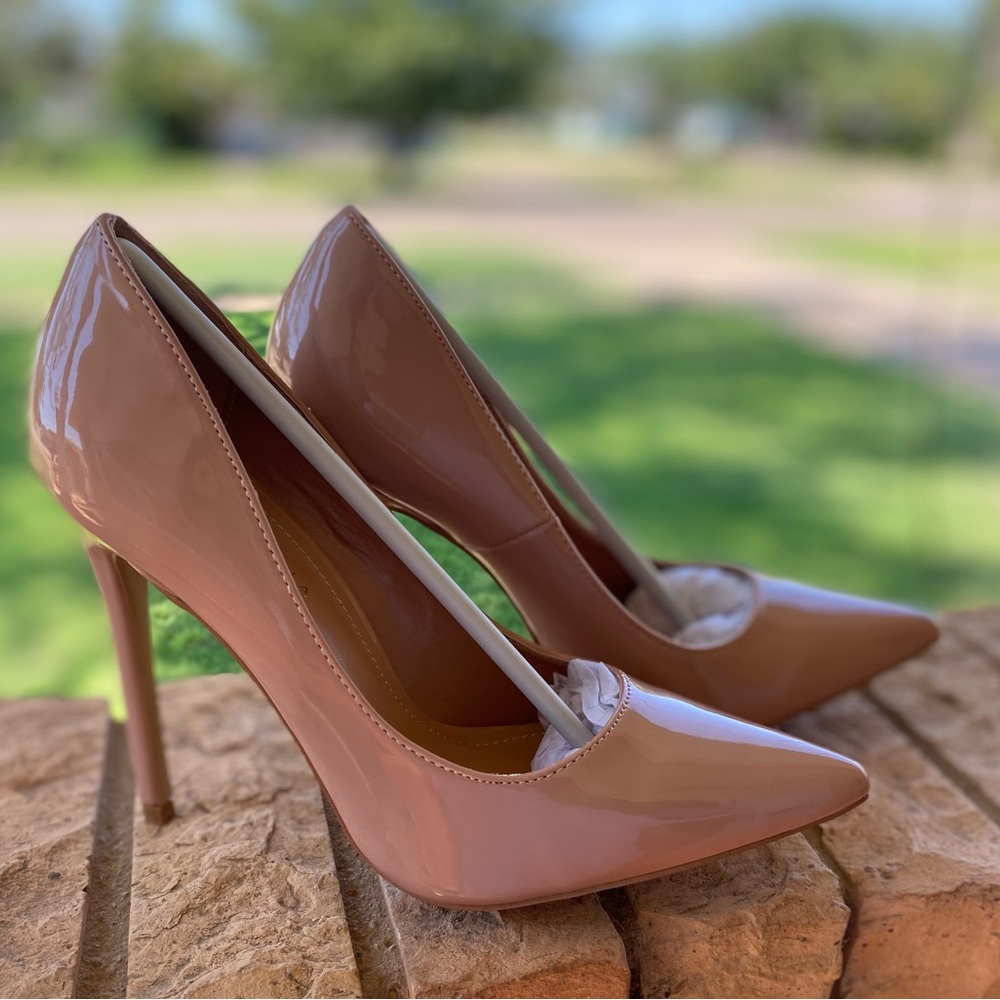 'Lola' pumps Pumps